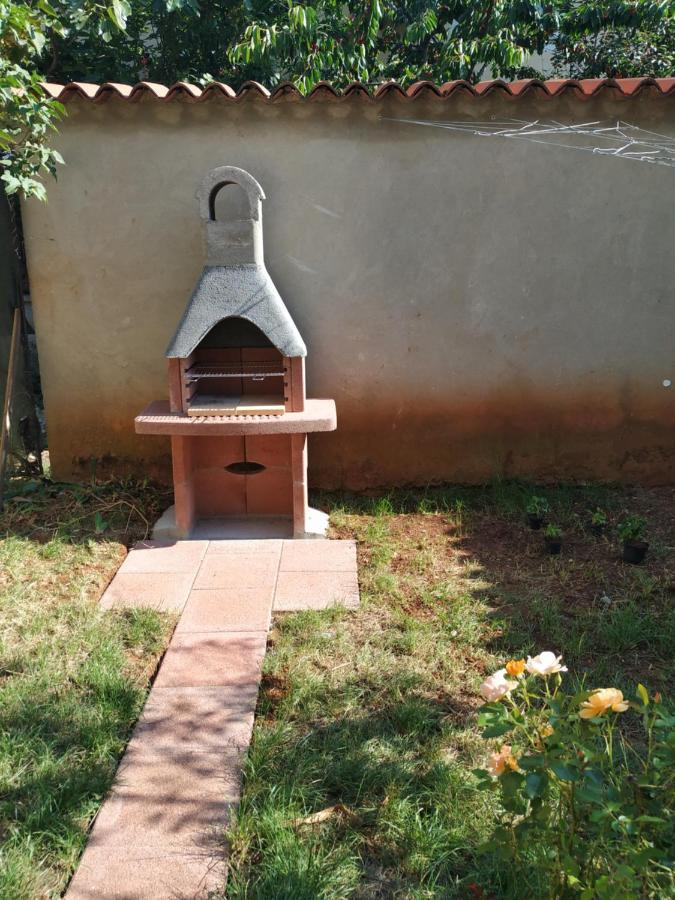 Apartmani Zlatko Pula Zewnętrze zdjęcie